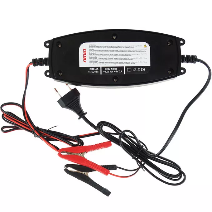 Prostownik AMiO z przewodami do ładowania