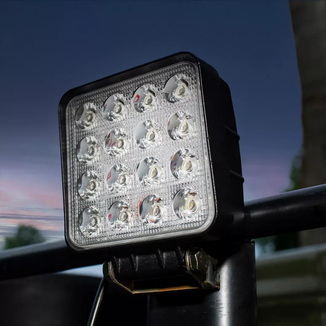 Lampa LED w użyciu - montaż