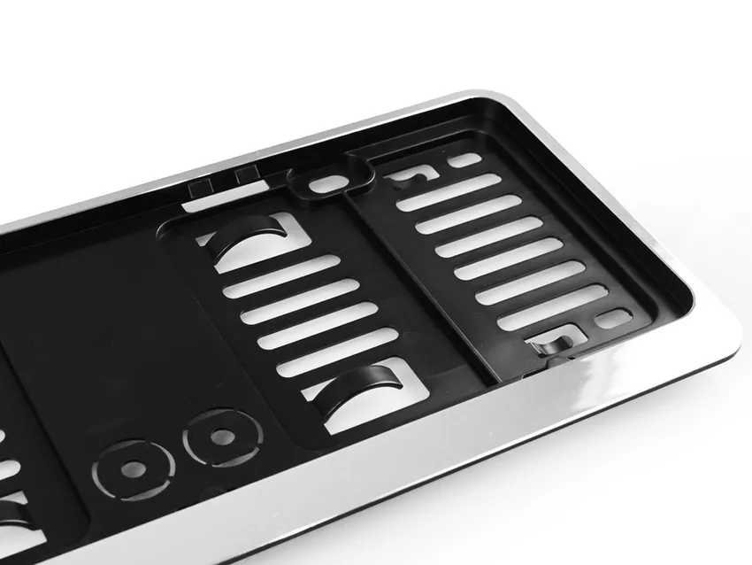 Ramka do zmniejszonych tablic rejestracyjnych – widok z bliska