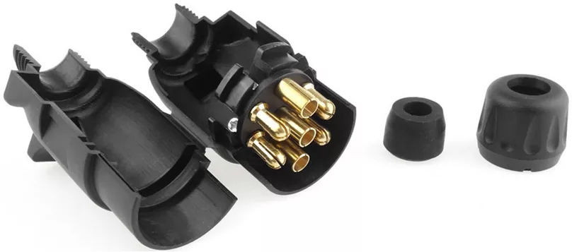 Wtyczka przyczepy 7 pinów – zbliżenie pinów