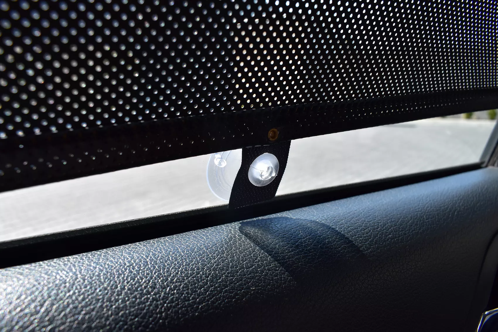 Montaż — przyssawki lub zawieszenie