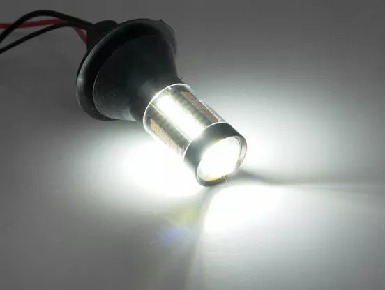 DRL - żarówka z bliska