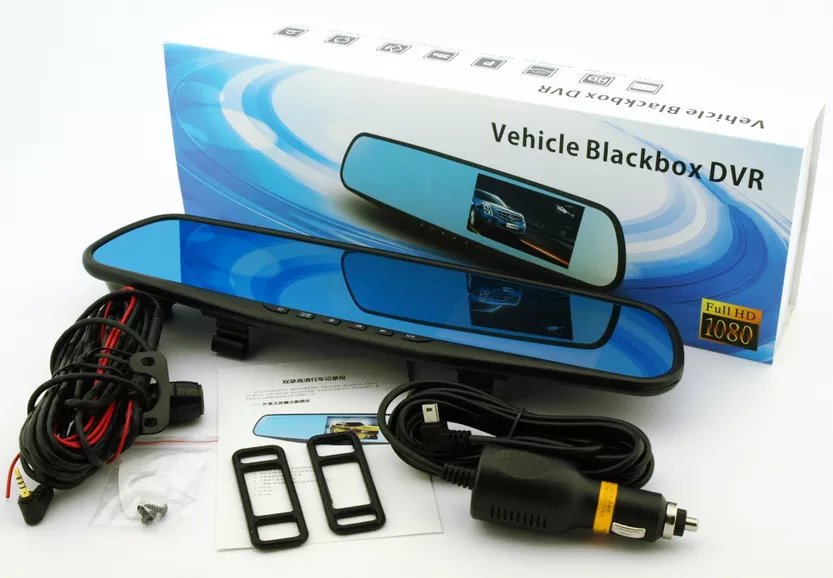 Wideorejestrator jazdy DVR Hoalte w lusterku 4,3" z kamerą cofania - zawartość zestawu