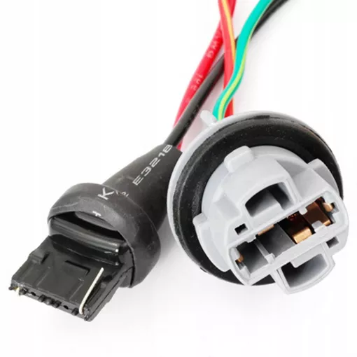 Rezystor CAN-BUS W21W T20 LED zbliżenie