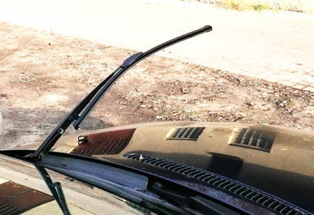 Wycieraczka bezprzegubowa samochodowa Flat Wiper Silbak 28" 700 mm